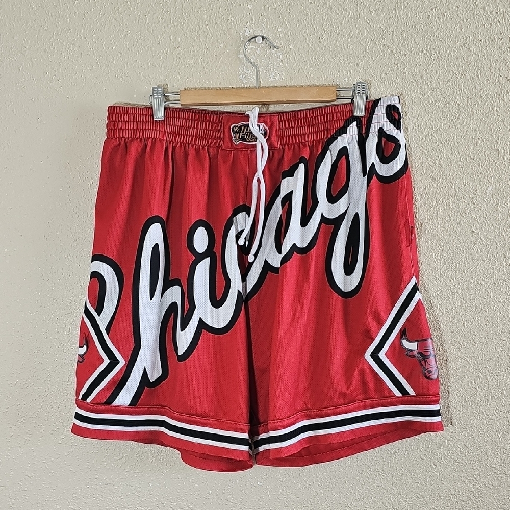 Mitchell & Ness Chicago Bulls Shorts.